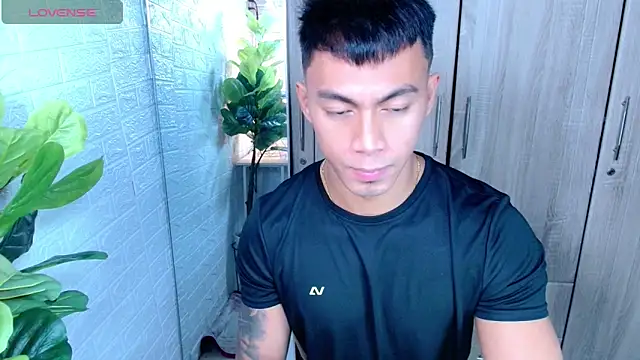 Snapshot of PinooyMilker chatting on December 22, 12:46 pm PinooyMilker online show from December 22, 12:46 pm