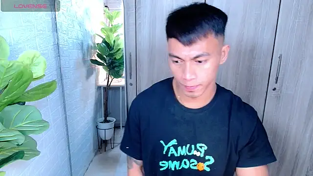 Snapshot of PinooyMilker chatting on January 7, 12:51 pm PinooyMilker online show from January 7, 12:51 pm