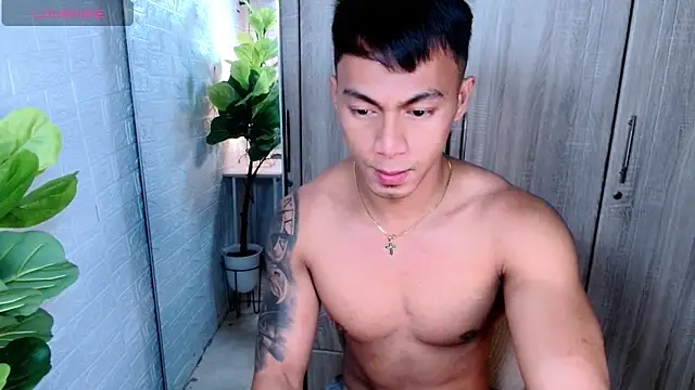 Snapshot of PinooyMilker chatting on January 11, 8:19 am PinooyMilker online show from January 11, 8:19 am