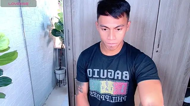 Snapshot of PinooyMilker chatting on January 15, 12:32 pm PinooyMilker online show from January 15, 12:32 pm