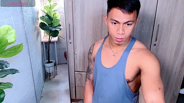 Snapshot of PinooyMilker chatting on January 17, 8:19 am PinooyMilker online show from January 17, 8:19 am