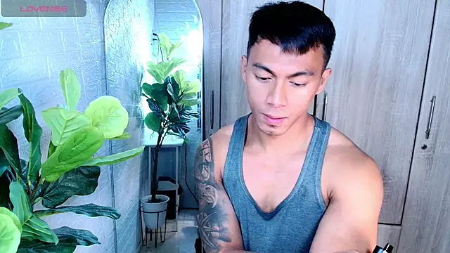 Snapshot of PinooyMilker chatting on February 6, 1:47 pm PinooyMilker online show from February 6, 1:47 pm