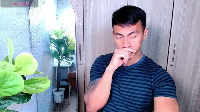 Snapshot of PinooyMilker chatting on February 15, 12:14 pm PinooyMilker online show from February 15, 12:14 pm