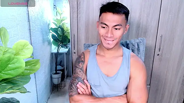 Snapshot of PinooyMilker chatting on February 20, 1:35 am PinooyMilker online show from February 20, 1:35 am