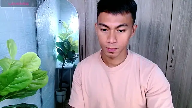 Snapshot of PinooyMilker chatting on February 25, 6:12 am PinooyMilker online show from February 25, 6:12 am