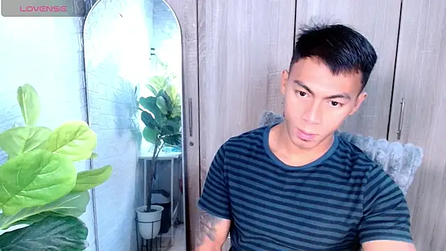 Snapshot of PinooyMilker chatting on February 26, 3:05 am PinooyMilker online show from February 26, 3:05 am