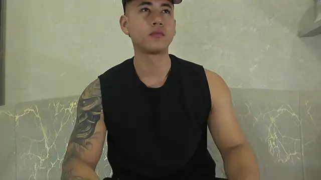 Snapshot of Draven_Marceaux chatting on July 1, 11:23 am Draven Marceaux online show from July 1, 11:23 am