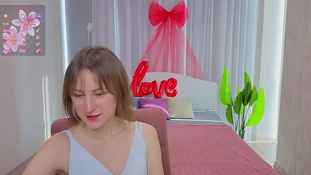 LuluChiiii online show from February 14, 10:56 am