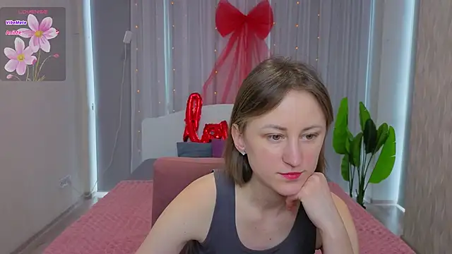 LuluChiiii online show from February 17, 9:50 am