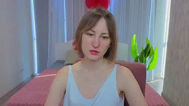 LuluChiiii online show from February 22, 9:19 am