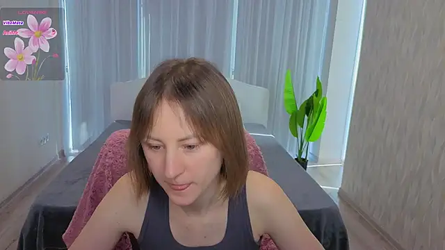 LuluChiiii online show from March 10, 11:04 am