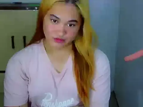 Snapshot of Annierose_ts chatting on February 16, 9:00 pm Annierose ts online show from February 16, 9:00 pm