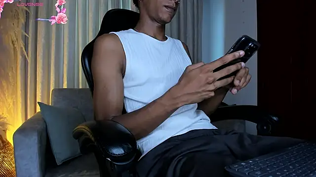 JulienSaint online show from March 17, 11:57 am