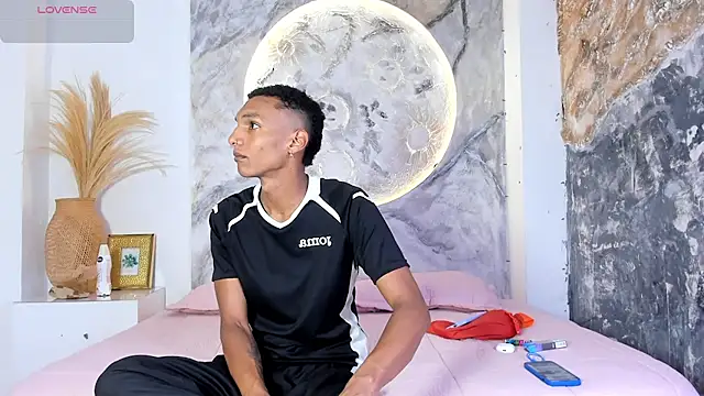 JulienSaint online show from April 11, 12:31 pm