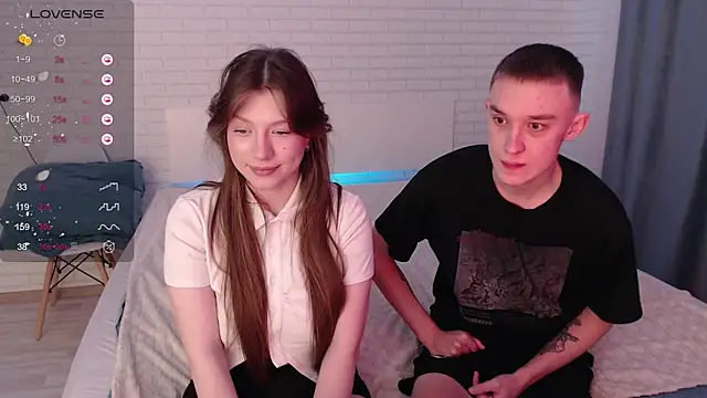 Snapshot of Blushing_couple chatting on September 14, 10:47 am Blushing couple online show from September 14, 10:47 am