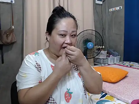 jengrey online show from October 20, 12:11 am