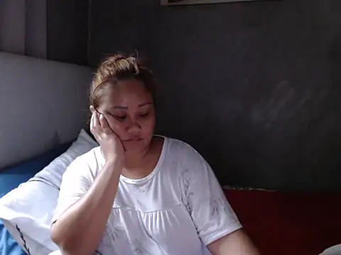 Snapshot of jengrey chatting on July 10, 1:21 am jengrey online show from July 10, 1:21 am