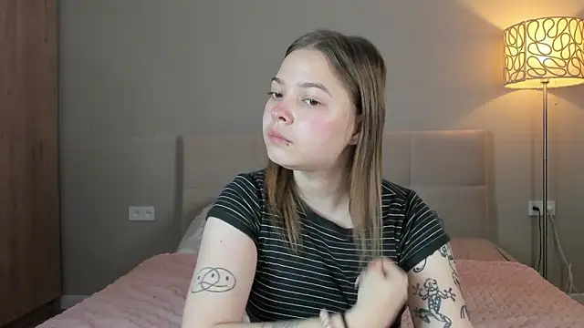 patriciapink online show from May 26, 9:27 am