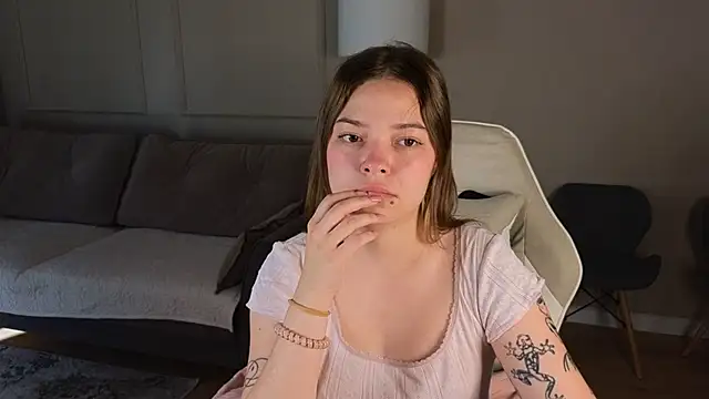 patriciapink online show from July 9, 1:20 am