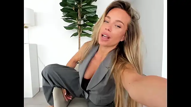 Snapshot of Kalyssy chatting on July 14, 12:55 pm Kalyssy online show from July 14, 12:55 pm