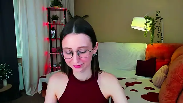 YourLovellyStory online show from June 20, 11:35 am