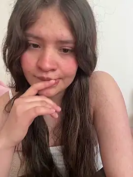 Emilyybennet  online show from April 10, 8:02 pm