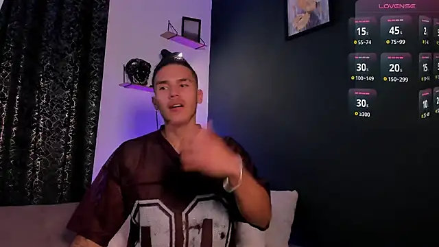 MarkSantozz online show from March 10, 7:08 pm