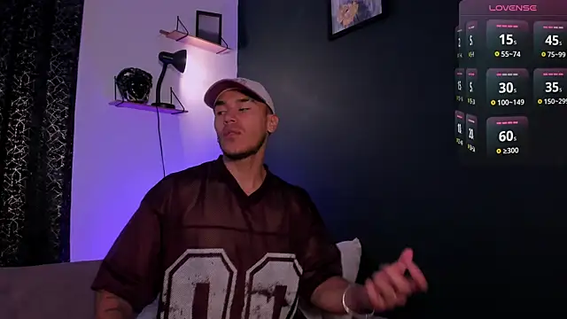 MarkSantozz online show from April 13, 5:51 pm