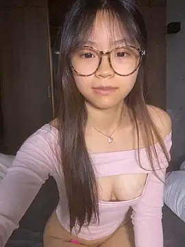 xiaoyu-777 online show from April 13, 5:24 am