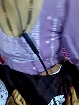 Snapshot of Love-pari077 chatting on December 19, 2:57 pm Love-pari077 online show from December 19, 2:57 pm