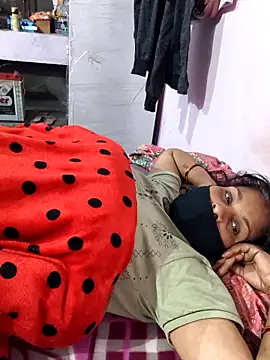 Snapshot of Love-pari077 chatting on December 21, 1:24 am Love-pari077 online show from December 21, 1:24 am