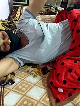 Snapshot of Love-pari077 chatting on January 11, 1:10 am Love-pari077 online show from January 11, 1:10 am