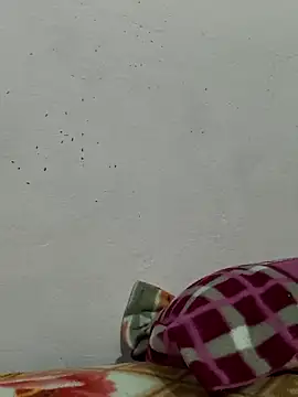 Snapshot of Love-pari077 chatting on February 1, 12:53 am Love-pari077 online show from February 1, 12:53 am