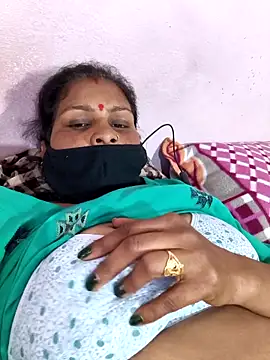 Snapshot of Love-pari077 chatting on February 11, 8:19 am Love-pari077 online show from February 11, 8:19 am