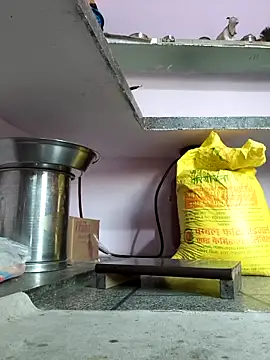 Snapshot of Love-pari077 chatting on February 12, 1:33 am Love-pari077 online show from February 12, 1:33 am