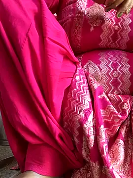 Snapshot of Love-pari077 chatting on February 15, 7:51 am Love-pari077 online show from February 15, 7:51 am