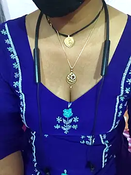 Snapshot of Love-pari077 chatting on February 16, 3:41 pm Love-pari077 online show from February 16, 3:41 pm