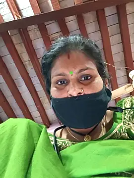 Snapshot of Love-pari077 chatting on February 18, 5:58 am Love-pari077 online show from February 18, 5:58 am