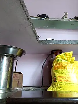 Snapshot of Love-pari077 chatting on February 21, 2:45 am Love-pari077 online show from February 21, 2:45 am