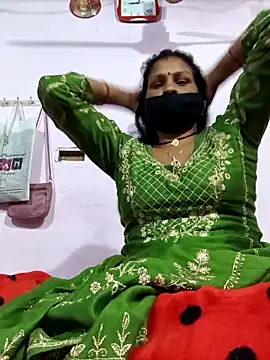 Snapshot of Love-pari077 chatting on February 23, 3:31 pm Love-pari077 online show from February 23, 3:31 pm