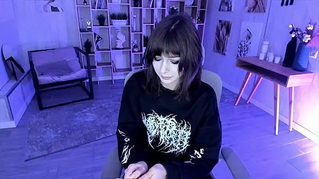 CrystallBloom online show from October 1, 1:11 am