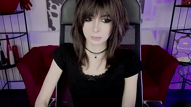 CrystallBloom online show from March 4, 1:06 pm