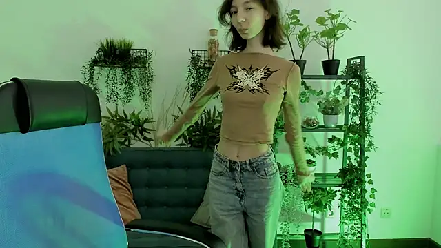 EmmanuellBrown online show from December 16, 10:09 am