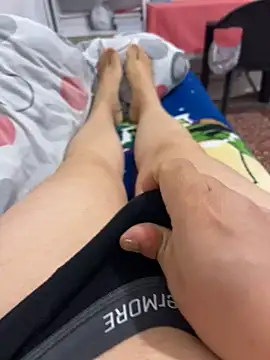 Snapshot of yellova chatting on March 27, 7:35 pm yellova online show from March 27, 7:35 pm