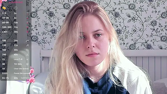 AngelAnty online show from April 17, 1:36 pm