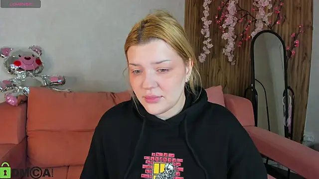 Michele Greenn online show from March 27, 1:11 am