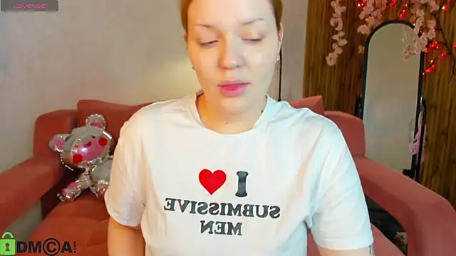 Michele Greenn online show from April 19, 1:05 am