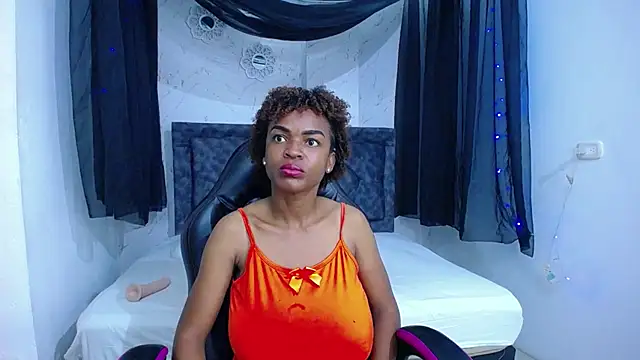 mia  thomson  online show from October 22, 12:38 pm