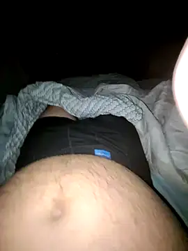 Snapshot of giova17cm chatting on October 25, 9:42 pm giova17cm online show from October 25, 9:42 pm