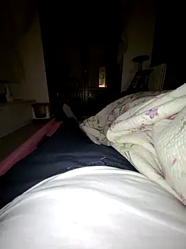 Snapshot of giova17cm chatting on February 5, 10:58 pm giova17cm online show from February 5, 10:58 pm